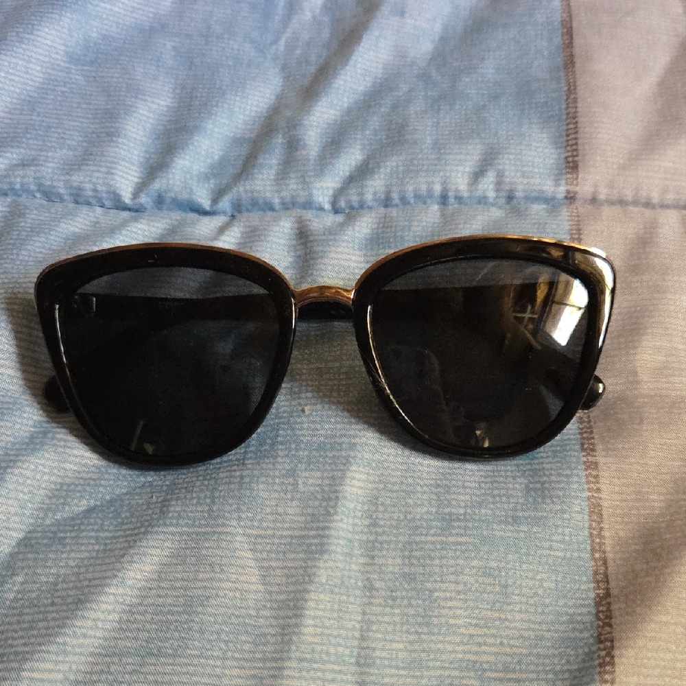 Foster Grant Black Square Sunglasses